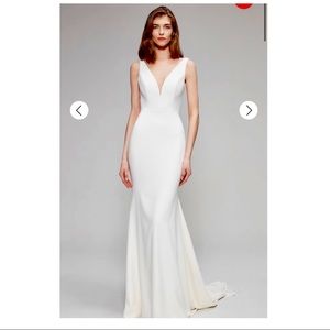 Wedding dress: NEW | UNALTERED | UNOPENED: size 6